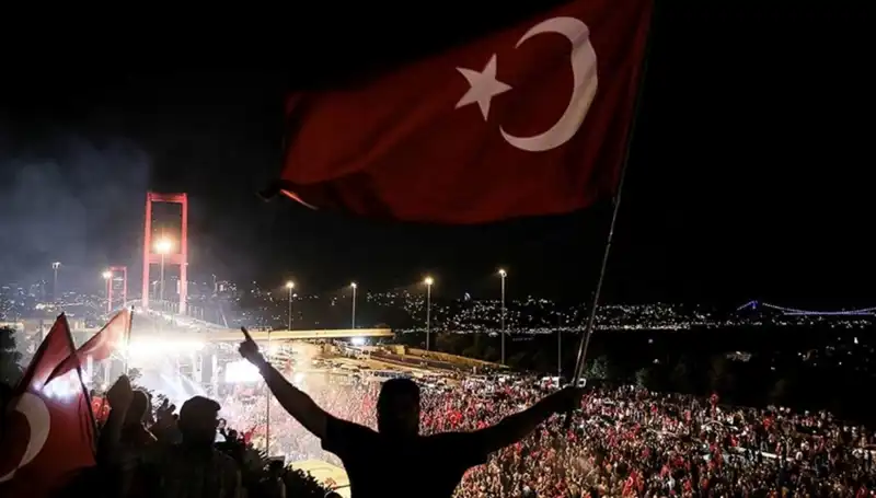 15 Temmuz’un Anısına: "En Uzun Gece" Tiyatro Oyunu Külliye’de Sahne Alıyor