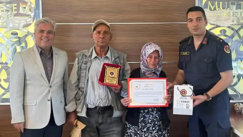 Tek Varlıklarını Jandarmaya Bağışlayan Aile, Tüm Ülkeyi Duygulandırdı