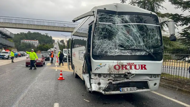 Uşak'ta İşçi Servisleri Çarpıştı: Yaralı Sayısı Korkutuyor