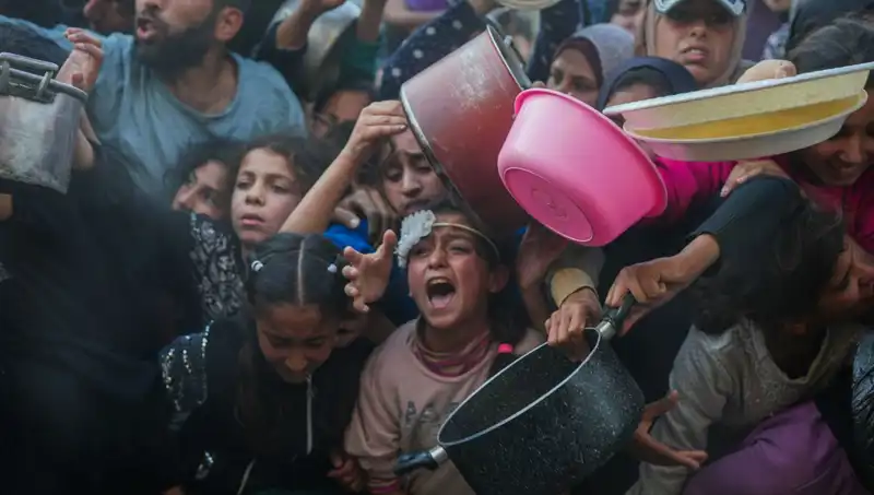 Gazze'de Korkutucu Açlık Krizi: Un Stokları Tükendi!
