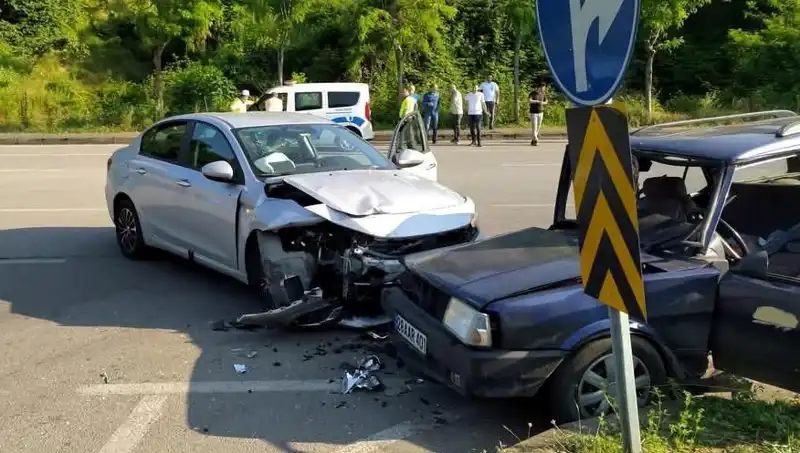 Görele’de Feci Kaza: Sürücü Aracının Camından Fırladı!