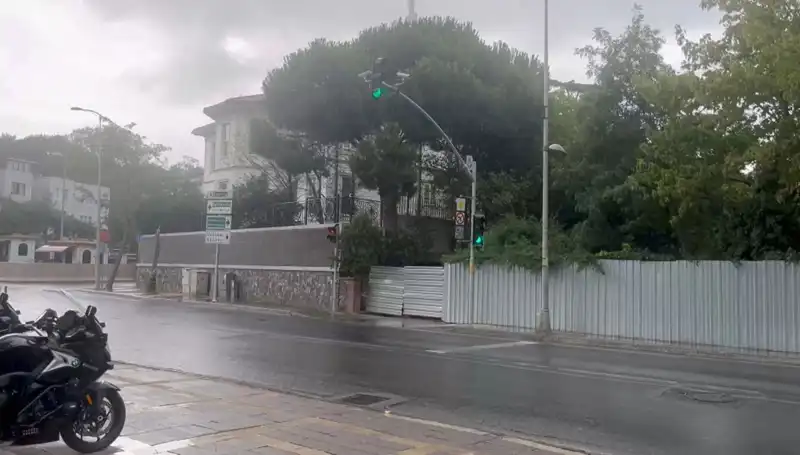 İstanbul’u Vuran Sağanak Yağışlar: Hayat Durma Noktasına Geldi