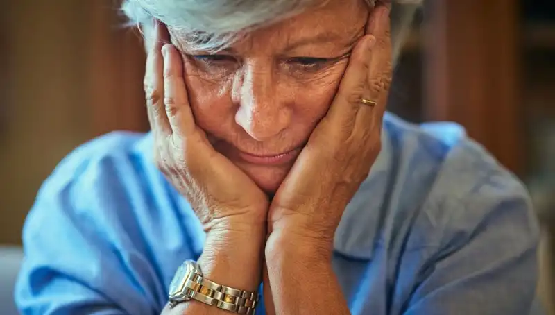 Erken Yaşta Alzheimer: Stres Kaynaklı Belirtiler Yanıltıcı Olabilir