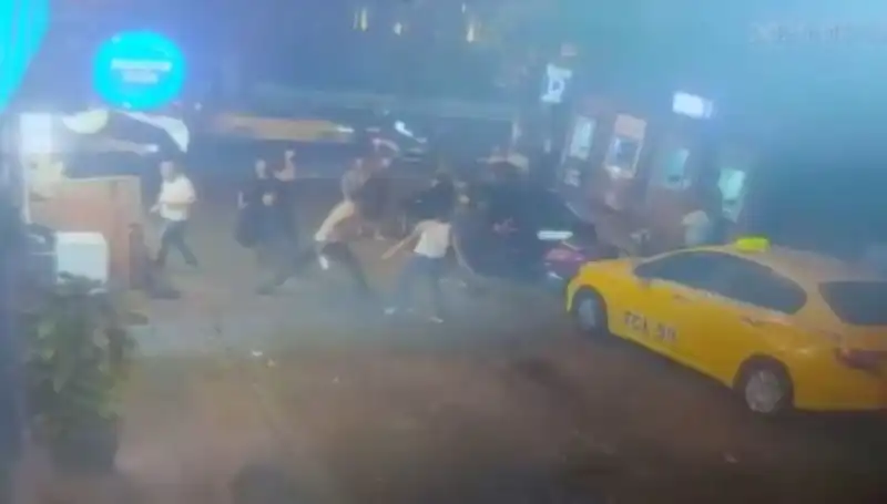 Beyoğlu'nda Laf Atma Kavgası: Kanlı Gecenin Detayları
