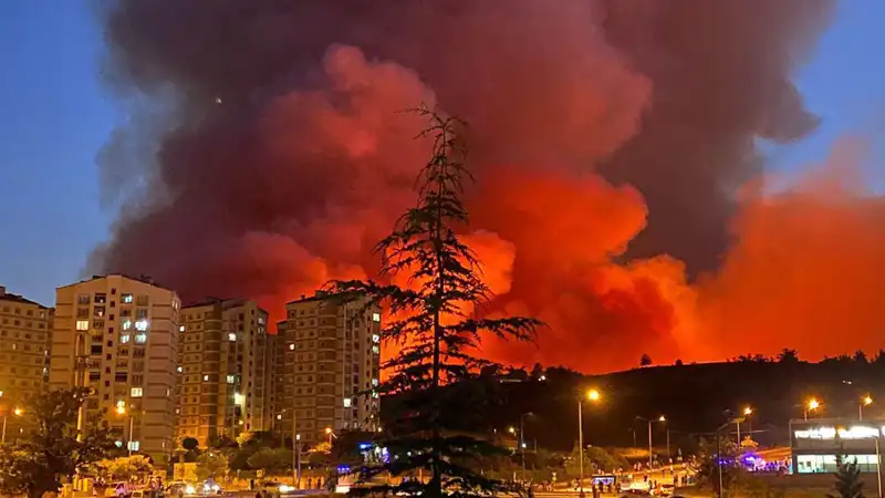 Bursa’da Açılan Yangınlar Geceyi Sarstı: Şehre Anahtar Etkisi