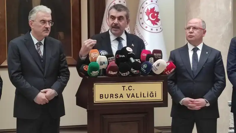 Çalışanlara Dikkat! Bakan Tekin Protestolar Hakkında Açıklamalarda Bulundu