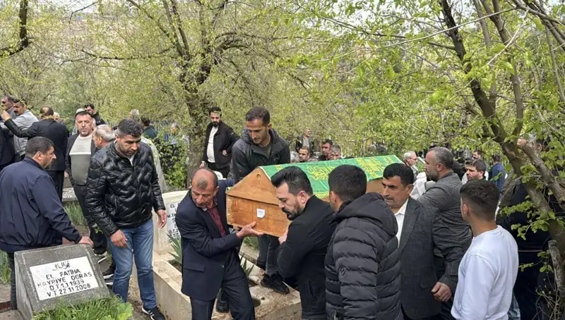 Karabük Trafik Kazasında Hayatını Kaybedenler Diyarbakır’da Son Yolculuğa Uğurlandı