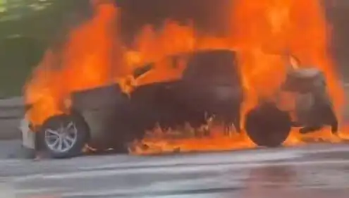 15 Temmuz Şehitler Köprüsü'nde Araç Yangını: Yoğun Trafiğe Neden Oldu