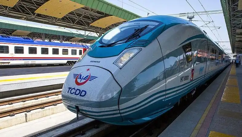 TCDD, Tren Makinisti Alımı İçin 140 Kursiyer Arıyor: İşte Başvuru Detayları