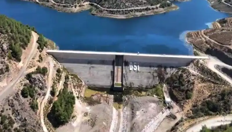 Çeşme’de Su Kesintisi Sorunu Çözülüyor: Artık Su Yok Yok!
