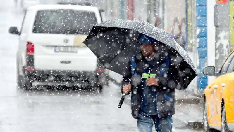 Nisan Ayında Yaşanan Kar Sürprizi, Vatandaşları Şaşırttı